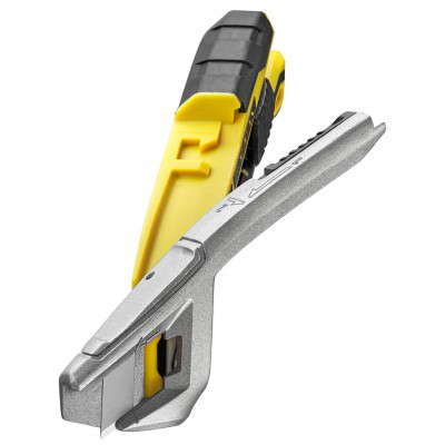 Ніж з сегментним лезом FatMax Integrated Snap Knife STANLEY FMHT10594-0