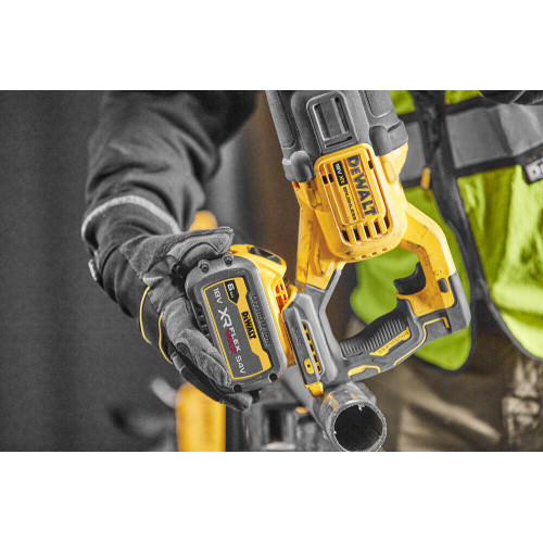 Шабельна акумуляторна пила Dewalt DCS386NT