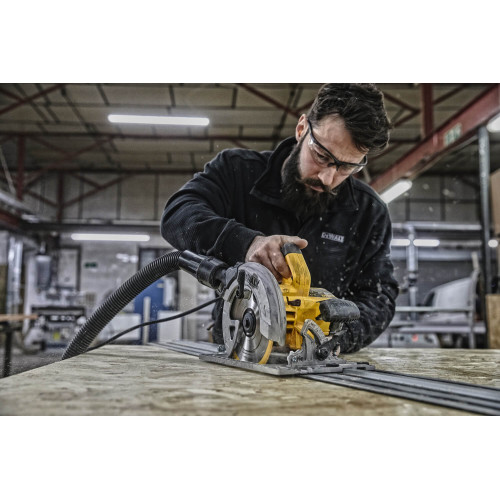 Електро циркулярка Dewalt DWE576K