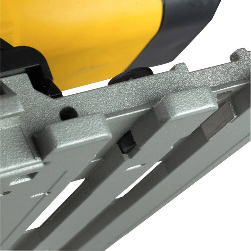 Пила дискова електрична занурювальна Dewalt DWS520KT