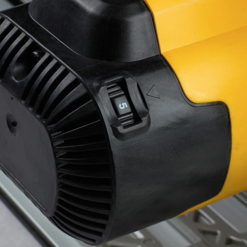Пила дискова електрична занурювальна Dewalt DWS520KT