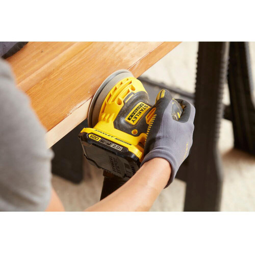 Шліфувальна машина ексцентрикова акумуляторна Stanley Fatmax SFMCW220D1S