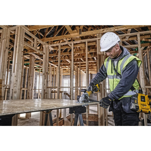 Пила дискова акумуляторна безщіткова Dewalt DCS571N