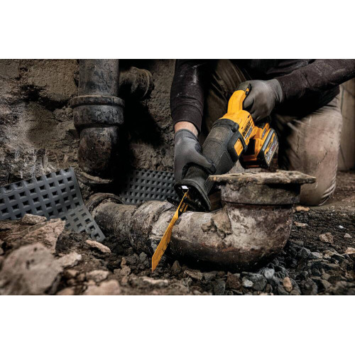 Шабельна акумуляторна пила Dewalt DCS389T2