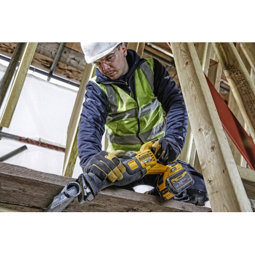 Шабельна акумуляторна пила Dewalt DCS389T2