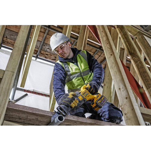 Шабельна акумуляторна пила Dewalt DCS389T2