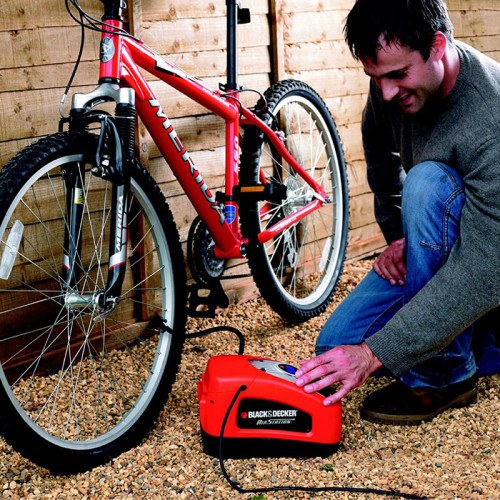 Компресор міні автомобільний Black+Decker ASI300