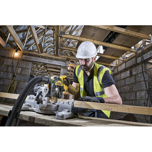 Пила дисковая торцовочная сетевая Dewalt DWS774