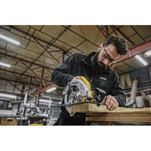 Ручна електро циркулярка Dewalt DWE560