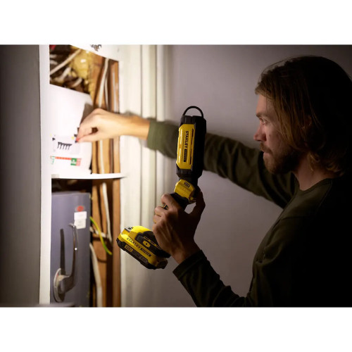 Ручной фонарик на аккумуляторе светодиодный Stanley Fatmax SFMCL050B