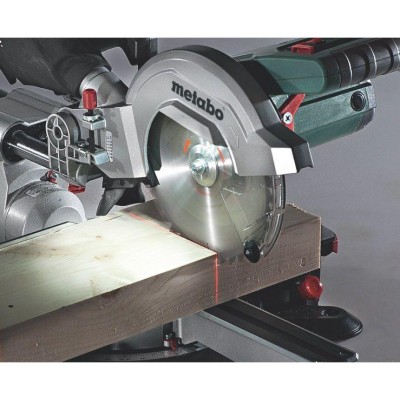 Торцовочная пила с диском Precision cut Classic Metabo KGS 216 M Set