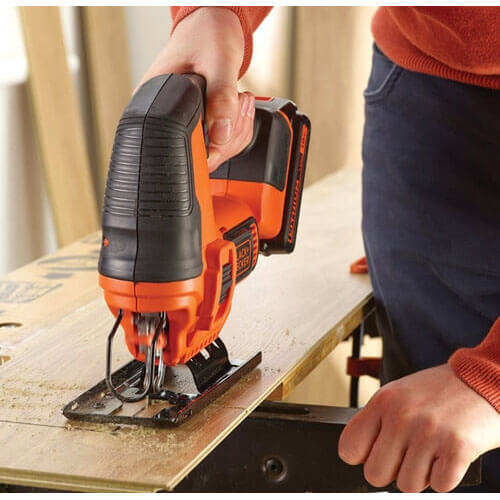 Лобзик акумуляторний Black+Decker BDCJS18N