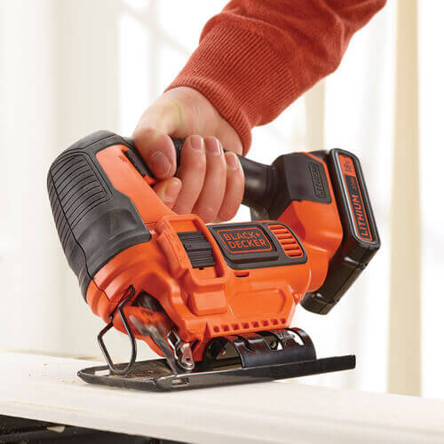 Лобзик акумуляторний Black+Decker BDCJS18N