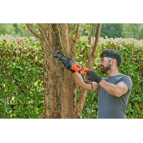 Электро сабельная пила Black+Decker BES301
