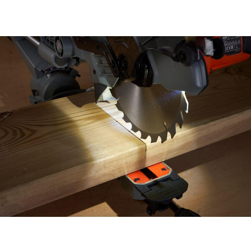 Торцювальна пила мережева Black+Decker BES701