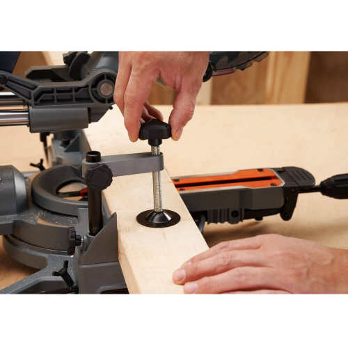 Торцювальна пила мережева Black+Decker BES701