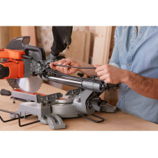 Торцювальна пила мережева Black+Decker BES710