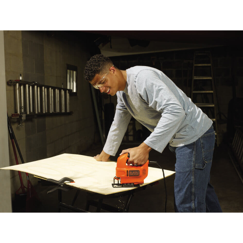 Лобзик Black&Decker сетевой KS501