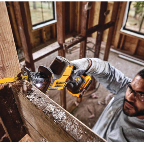 Акумуляторна шабельна пила безщіткова Dewalt DCS369NT