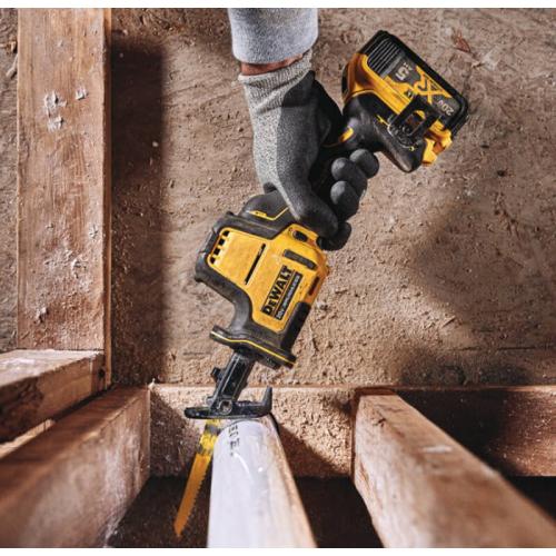 Акумуляторна шабельна пила безщіткова Dewalt DCS369NT