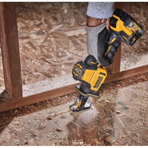 Акумуляторна шабельна пила безщіткова Dewalt DCS369NT