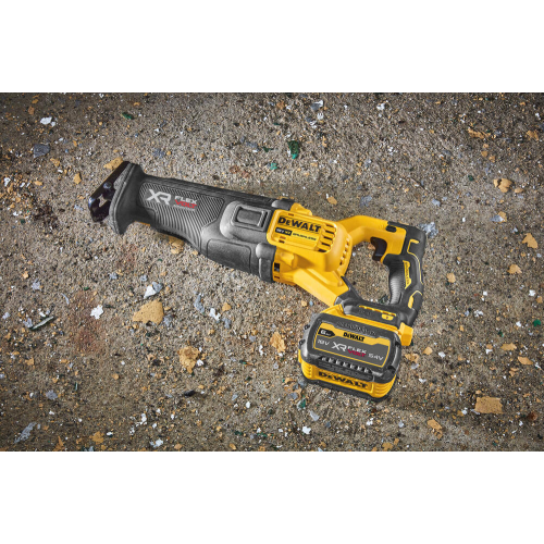 Сабельная пила аккумуляторная Dewalt DCS386NT