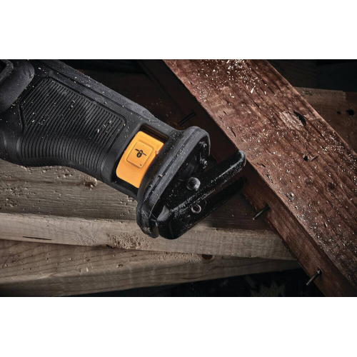 Сабельная пила аккумуляторная Dewalt DCS386NT