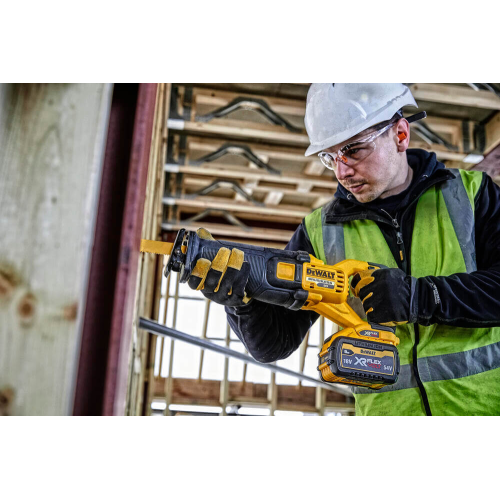 Акумуляторна шабельна пила Dewalt DCS389NT