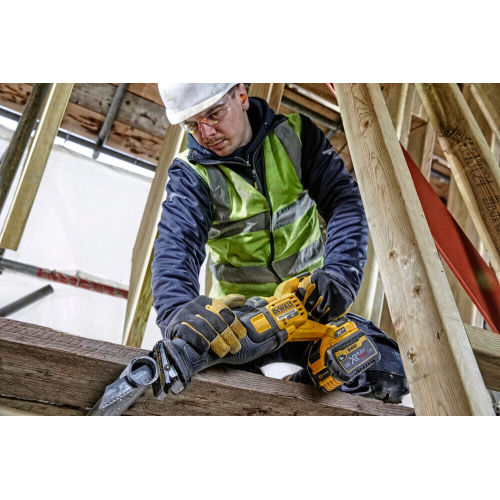 Акумуляторна шабельна пила Dewalt DCS389NT