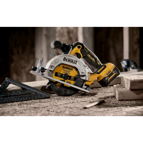 Аккумуляторная дисковая пила Dewalt бесщёточная DCS512P2