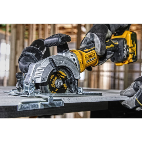Аккумуляторная пила дисковая бесщёточная компактная Dewalt DCS571NT