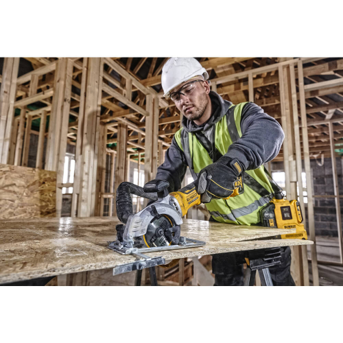 Аккумуляторная пила дисковая бесщёточная компактная Dewalt DCS571NT