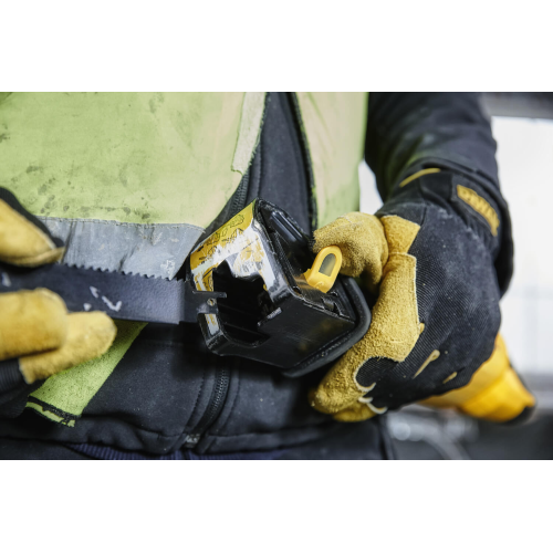 Шабельна пилка мережева Dewalt DWE305PK