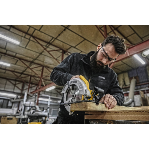 Ручна електро циркулярка Dewalt DWE560