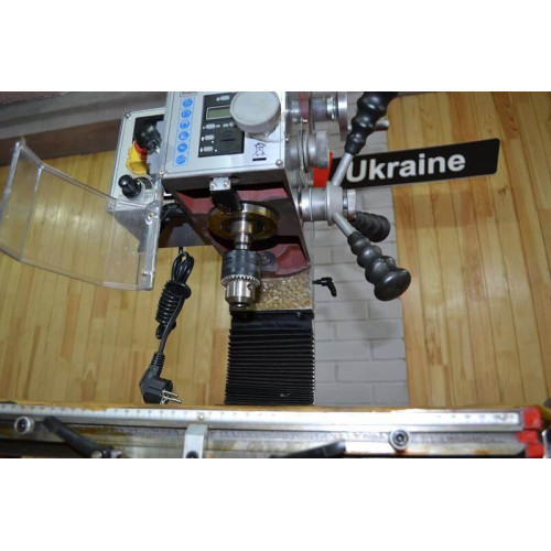 Фрезерный станок вертикальный Holzmann bf20v_230v - 600 вт, 220 в, настольный.