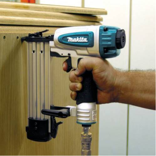 Пневматичний цвяхів Makita AF 505