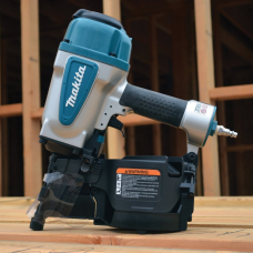 Пневматический гвоздезабиватель Makita AN902