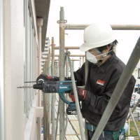 Перфоратор аккумуляторный Makita BHR202Z