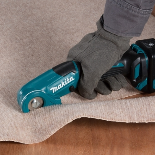 Аккумуляторный дисковый резак Makita CP100DWA
