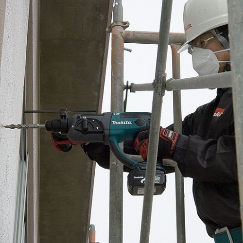 Перфоратор аккумуляторный Makita DHR202RFJ