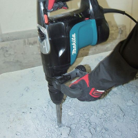 Перфоратор сетевой Makita HR4011C
