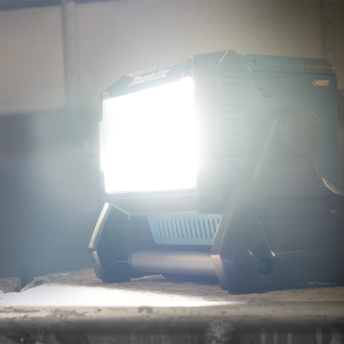 Акумуляторний ліхтар Makita XGT 40 V MAX/ 14.4-18 В LXT ML009G