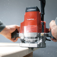 Фрезер ручний мережевий MT361 Makita