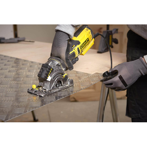 Ручная дисковая электропила компактная Stanley Fatmax FME380K
