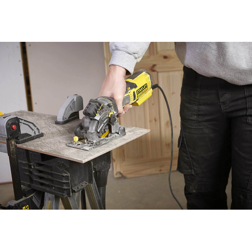 Ручная дисковая электропила компактная Stanley Fatmax FME380K