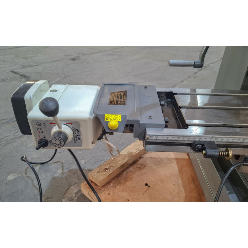 Фрезерний станок FDB Maschinen 854484 - 1500 вт, 380 в, настільний