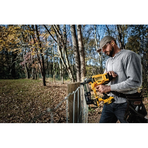 Степлер для скоб акумуляторний безщітковий Dewalt DCFS950N
