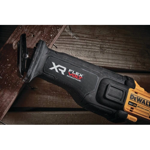 Шабельна акумуляторна пила Dewalt DCS386NT