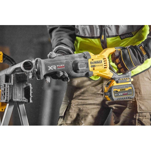 Шабельна акумуляторна пила Dewalt DCS386NT