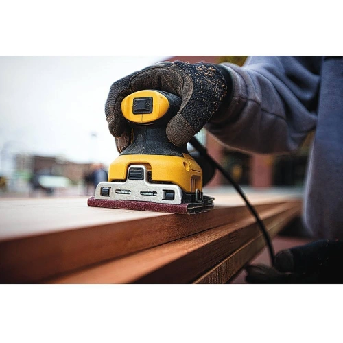 Шліфувальна машина вібраційна Dewalt DWE6411